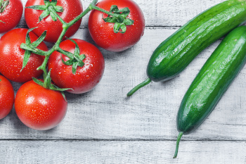 Le concombre et la tomate pour apaiser les coups de soleil