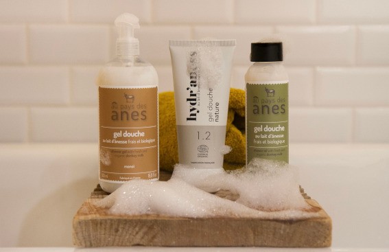 Peut-on utiliser un gel douche au lait d'ânesse sur les bébés et les jeunes enfants ?